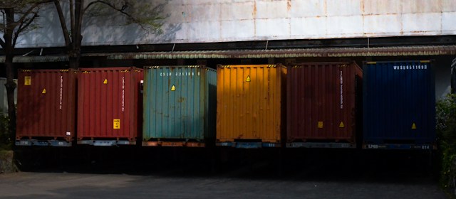 Cross-Docking: Definition, Types, Benefits and Risks